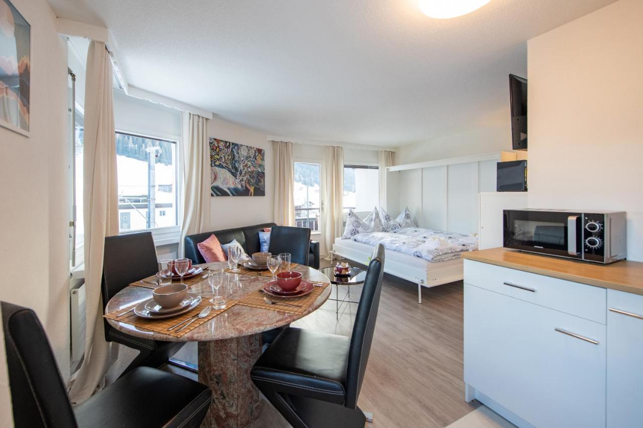 Agrimonia - Moebilierte Ferienwohnung Mit Balkon Davos Exterior photo