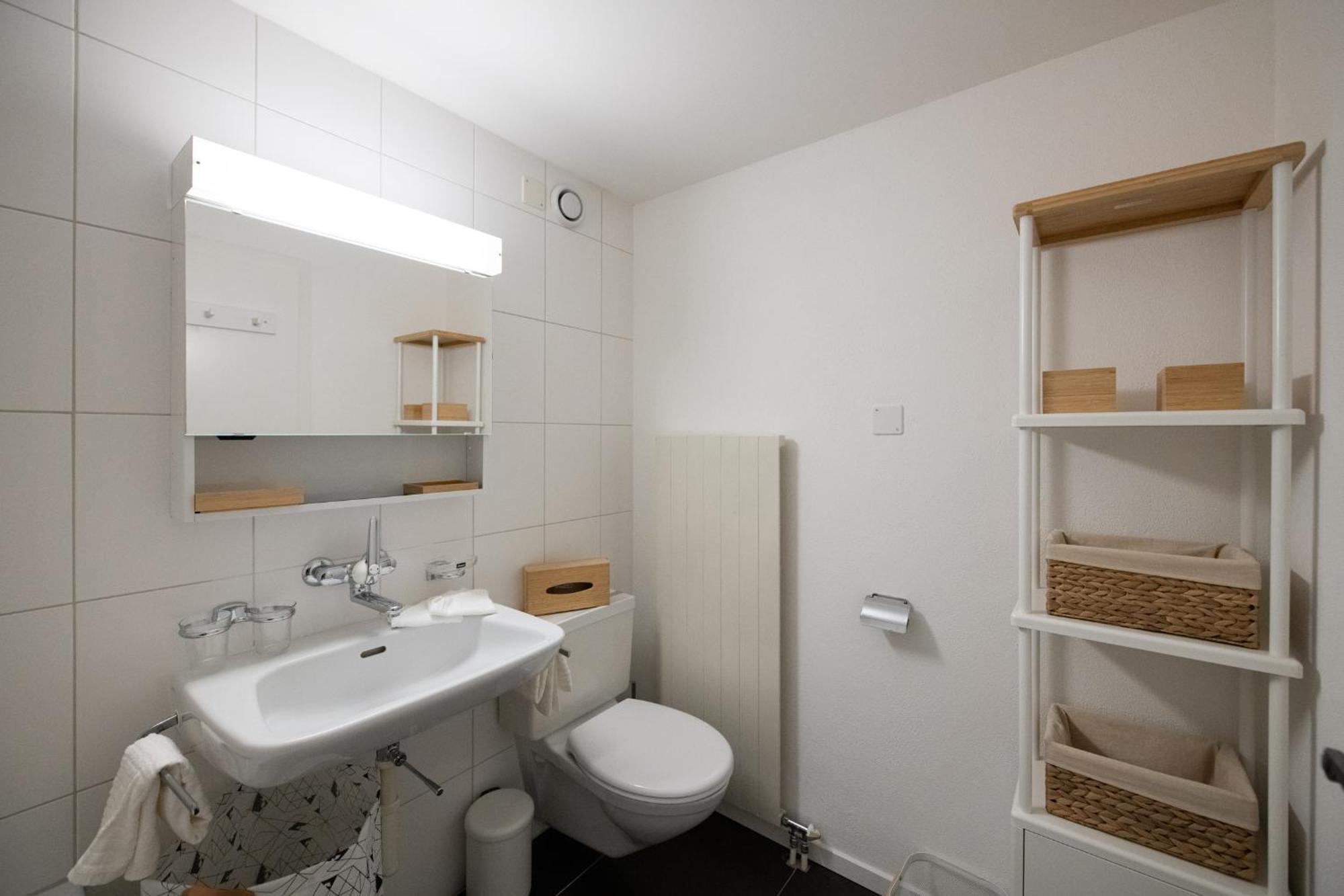 Agrimonia - Moebilierte Ferienwohnung Mit Balkon Davos Exterior photo